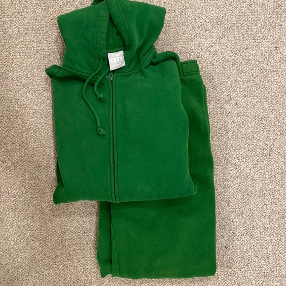 TNA Boyfriend Sweat Set in Celtic Green - Picture 1 of 7